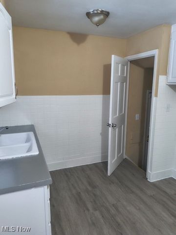 5202 Henry Street, Maple Heights, OH 44137