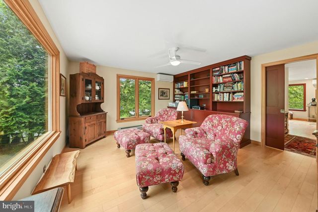 3 BRIDGE 5 LN, Pipersville, PA 18947