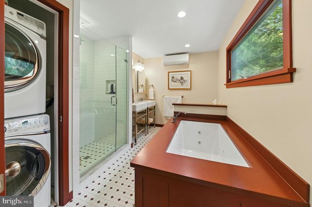 3 BRIDGE 5 LN, Pipersville, PA 18947