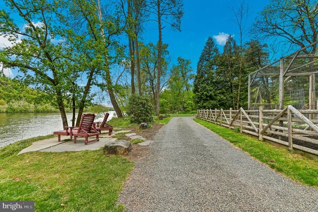 3 BRIDGE 5 LN, Pipersville, PA 18947