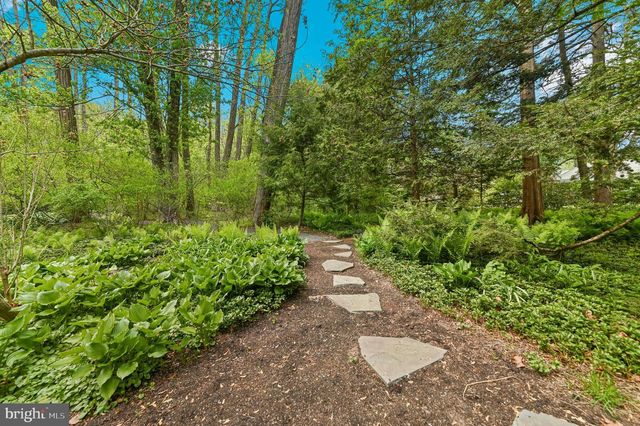 3 BRIDGE 5 LN, Pipersville, PA 18947