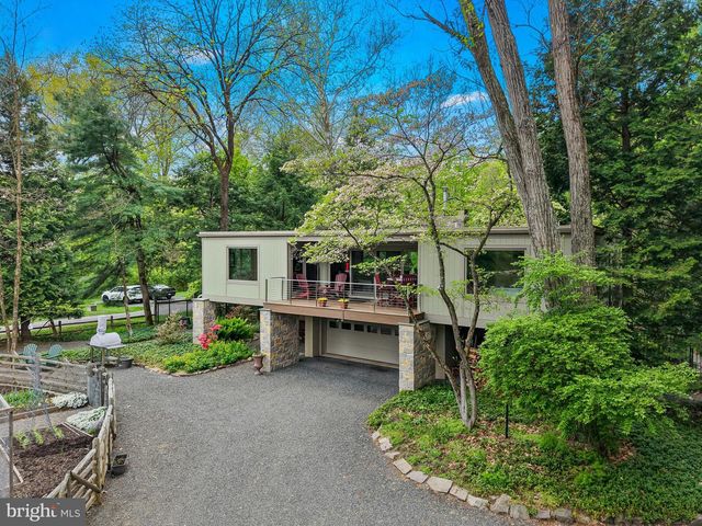 3 BRIDGE 5 LN, Pipersville, PA 18947