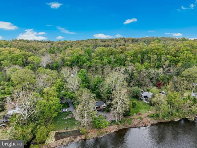 3 BRIDGE 5 LN, Pipersville, PA 18947
