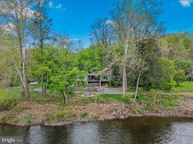 3 BRIDGE 5 LN, Pipersville, PA 18947