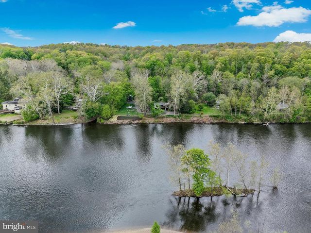 3 BRIDGE 5 LN, Pipersville, PA 18947