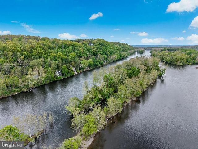 3 BRIDGE 5 LN, Pipersville, PA 18947