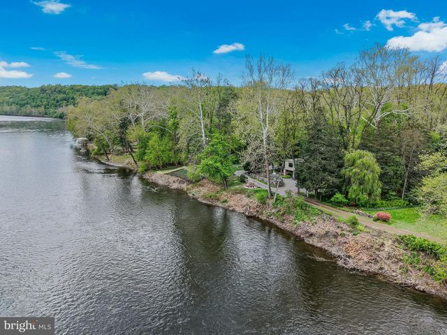 3 BRIDGE 5 LN, Pipersville, PA 18947