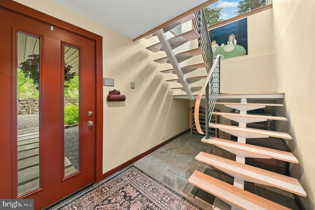 3 BRIDGE 5 LN, Pipersville, PA 18947