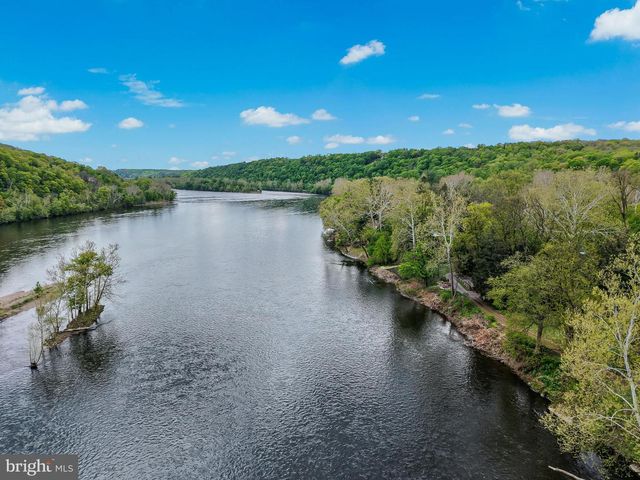 3 BRIDGE 5 LN, Pipersville, PA 18947