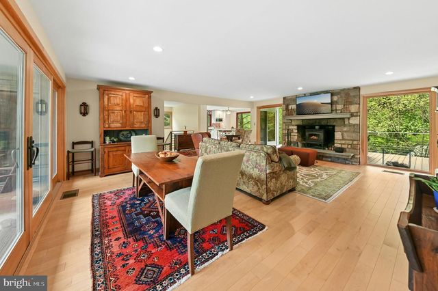 3 BRIDGE 5 LN, Pipersville, PA 18947