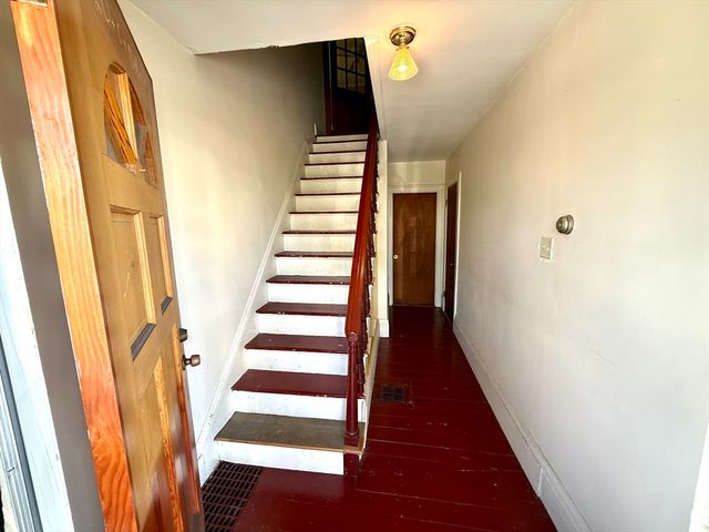 268 Newton St, Waltham, MA 02453