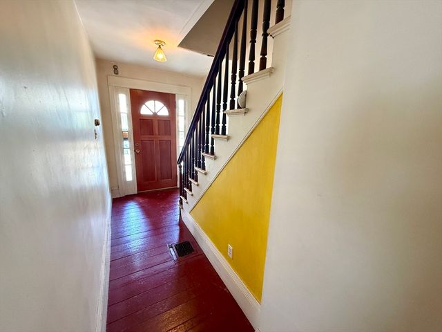 268 Newton St, Waltham, MA 02453