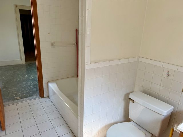 268 Newton St, Waltham, MA 02453