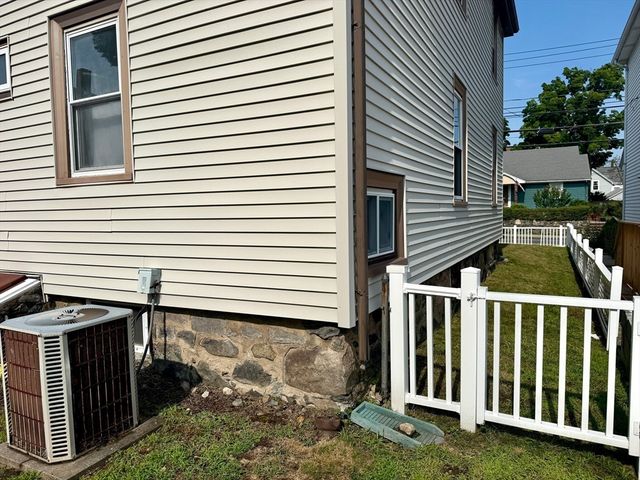 268 Newton St, Waltham, MA 02453