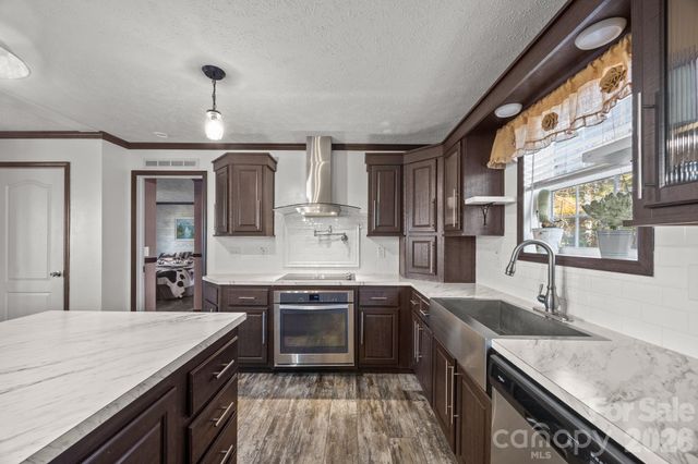 14 Harkins Lane, Marshall, NC 28753