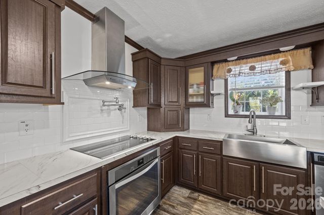 14 Harkins Lane, Marshall, NC 28753