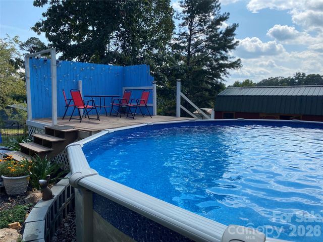 14 Harkins Lane, Marshall, NC 28753