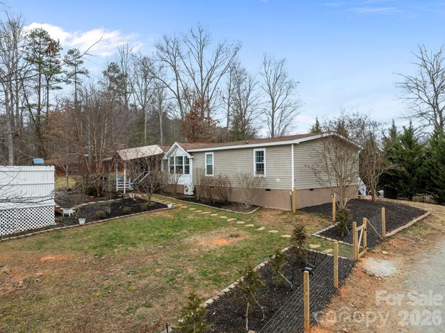 14 Harkins Lane, Marshall, NC 28753