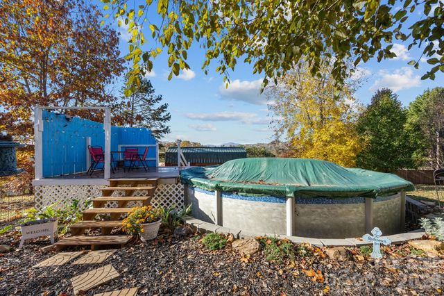 14 Harkins Lane, Marshall, NC 28753