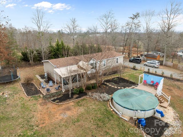 14 Harkins Lane, Marshall, NC 28753