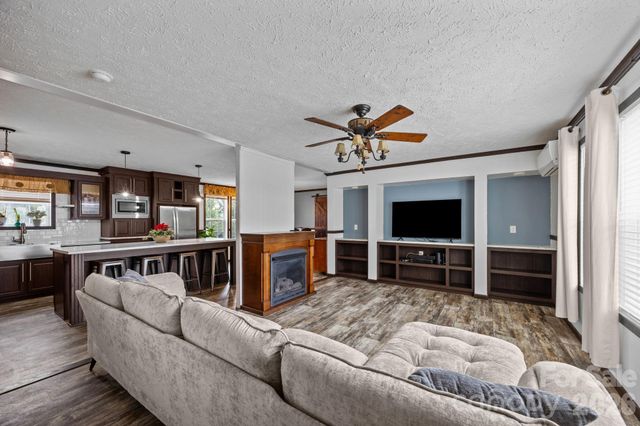 14 Harkins Lane, Marshall, NC 28753