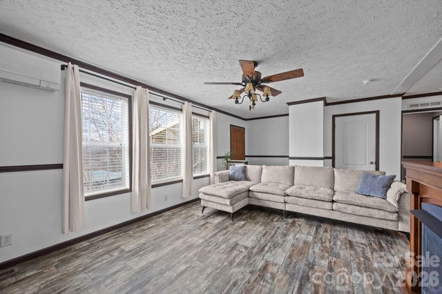 14 Harkins Lane, Marshall, NC 28753