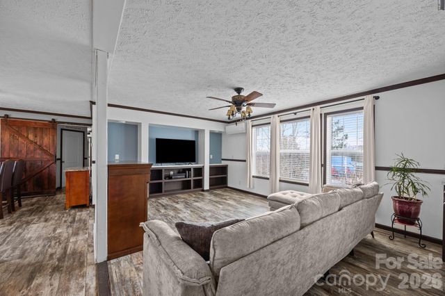 14 Harkins Lane, Marshall, NC 28753