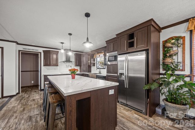 14 Harkins Lane, Marshall, NC 28753