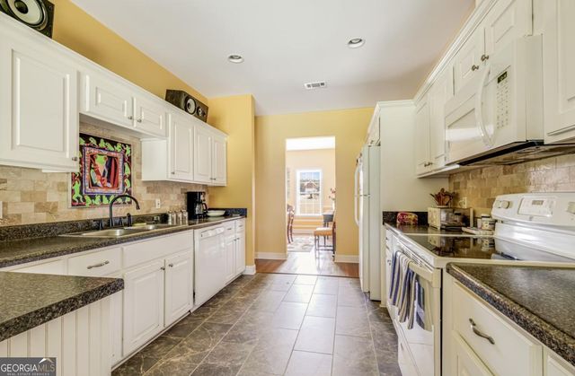 1225 E Hampton Drive, Statesboro, GA 30461