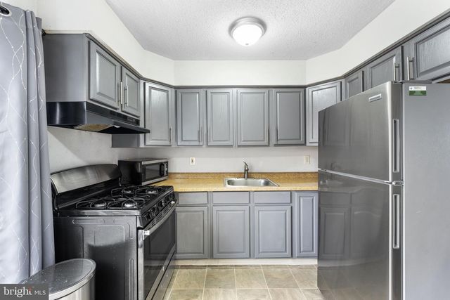 325 E 13TH ST, Wilmington, DE 19801