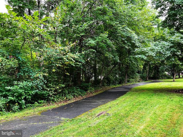 9016 LAKE LARGO DR, Upper Marlboro, MD 20774