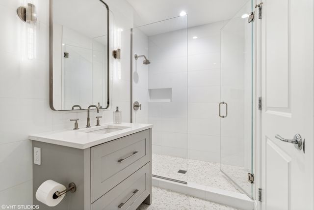 11 E Walton Street 4202, Chicago, IL 60611