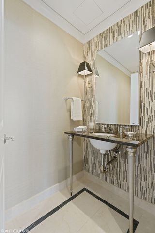 11 E Walton Street 4202, Chicago, IL 60611