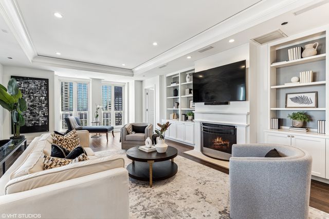 11 E Walton Street 4202, Chicago, IL 60611