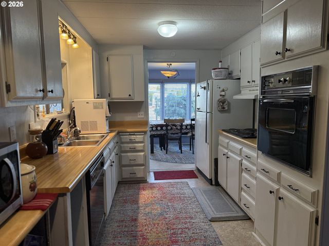 17206 Sw ELDORADO Dr, Portland, OR 97224