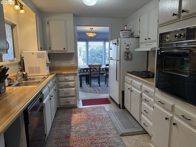 17206 Sw ELDORADO Dr, Portland, OR 97224