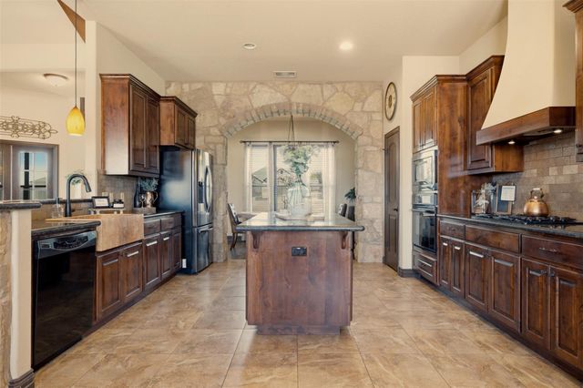 116 Sarahs LN, Liberty Hill, TX 78642