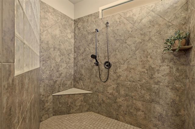 116 Sarahs LN, Liberty Hill, TX 78642