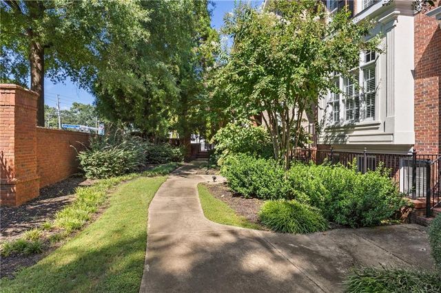 4292 Kingston Gate Cove, Atlanta, GA 30341