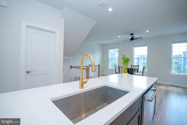 8790 KENSINGTON CHURCH ST, Manassas, VA 20112