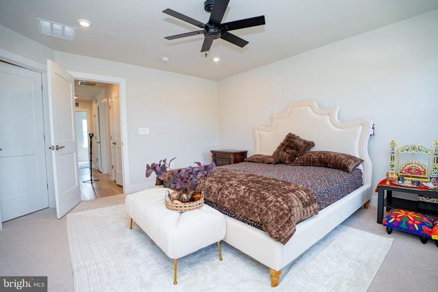 8790 KENSINGTON CHURCH ST, Manassas, VA 20112
