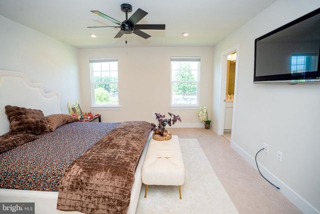 8790 KENSINGTON CHURCH ST, Manassas, VA 20112