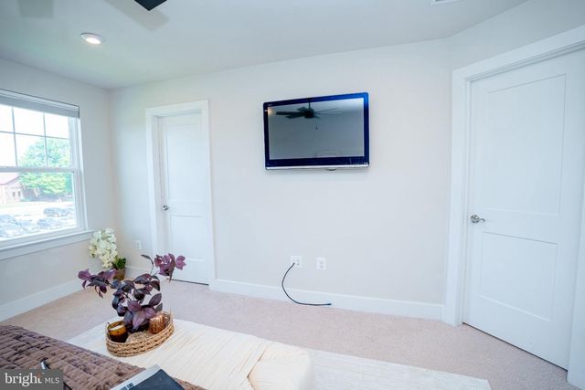 8790 KENSINGTON CHURCH ST, Manassas, VA 20112