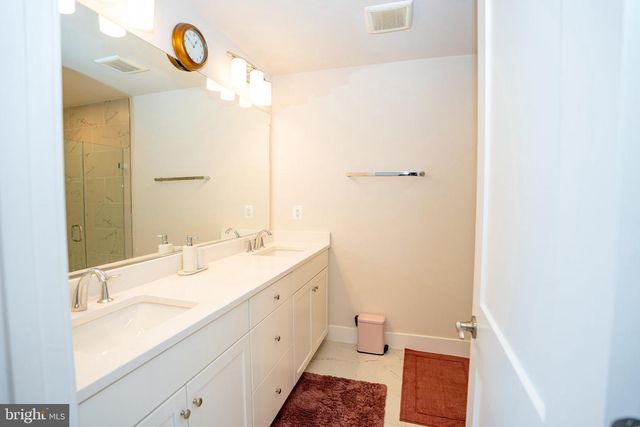 8790 KENSINGTON CHURCH ST, Manassas, VA 20112