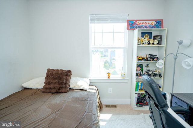 8790 KENSINGTON CHURCH ST, Manassas, VA 20112
