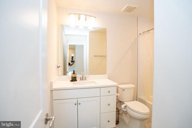 8790 KENSINGTON CHURCH ST, Manassas, VA 20112