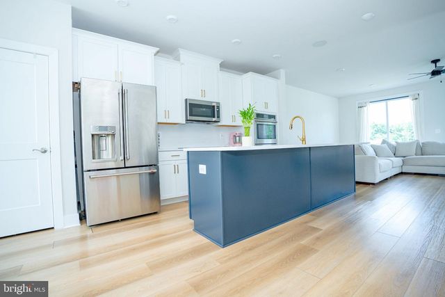 8790 KENSINGTON CHURCH ST, Manassas, VA 20112