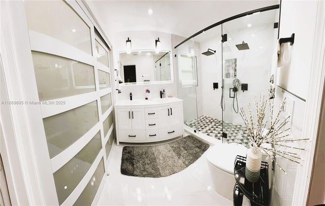 14691 SW 20th St, Davie, FL 33325