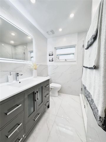 14691 SW 20th St, Davie, FL 33325