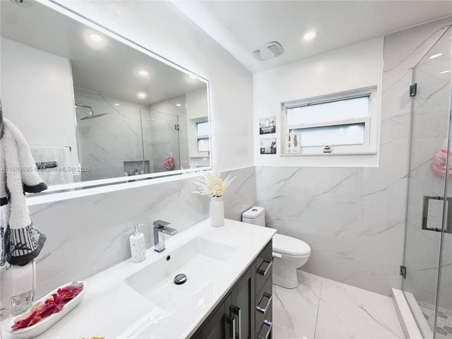 14691 SW 20th St, Davie, FL 33325